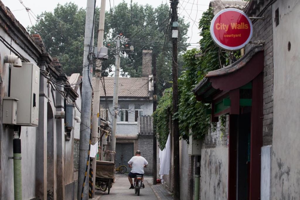 Hostel Sitting On The City Walls Courtyard House Peking Exteriér fotografie